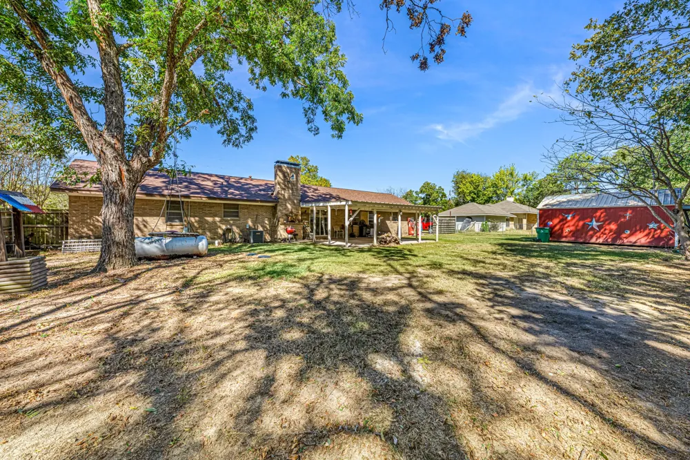 1075 Oak Ridge Drive Oak Ridge, TX 75160