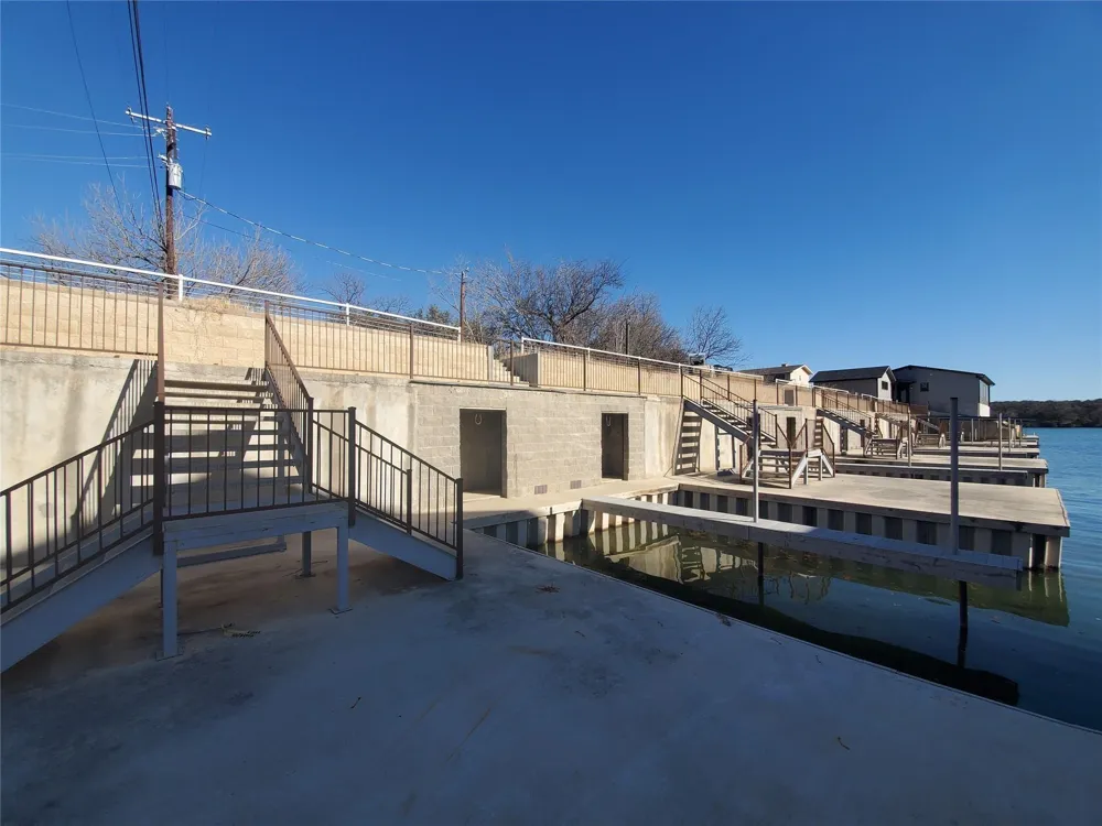 940 Euel Moore  7 Drive Kingsland, TX 78639