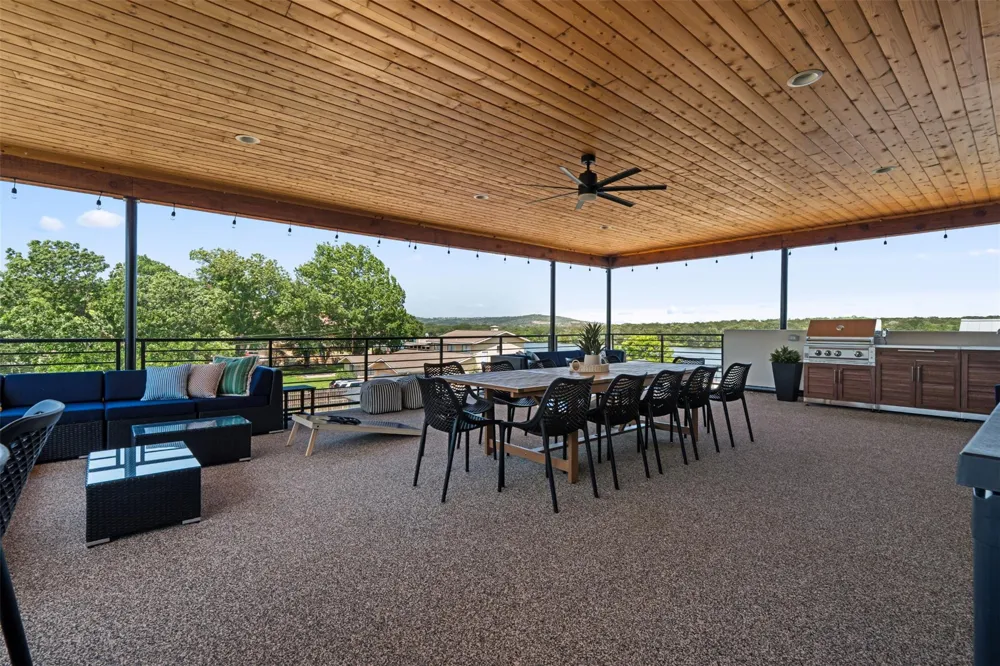 946 Euel Moore Dr Kingsland, TX 78639