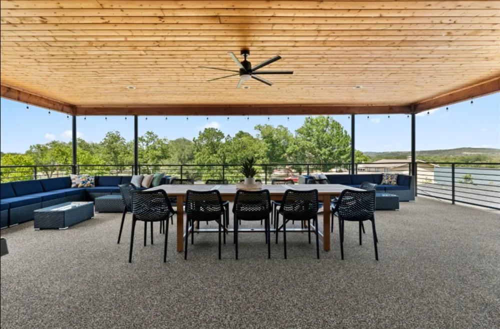 946 Euel Moore Dr Kingsland, TX 78639