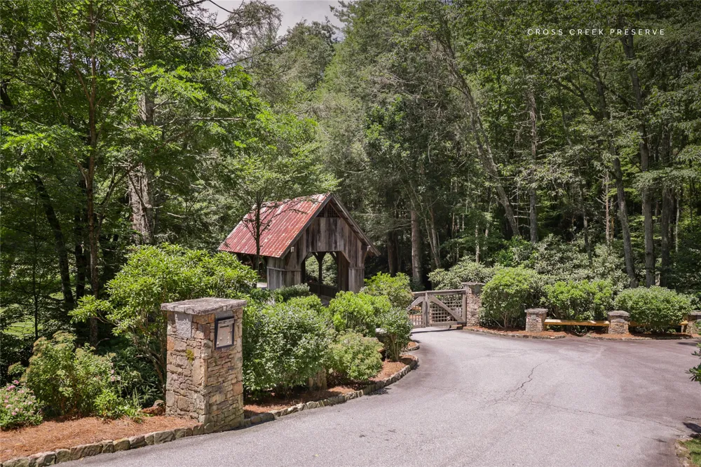364 Cross Creek Trail Cullowhee, NC 28723