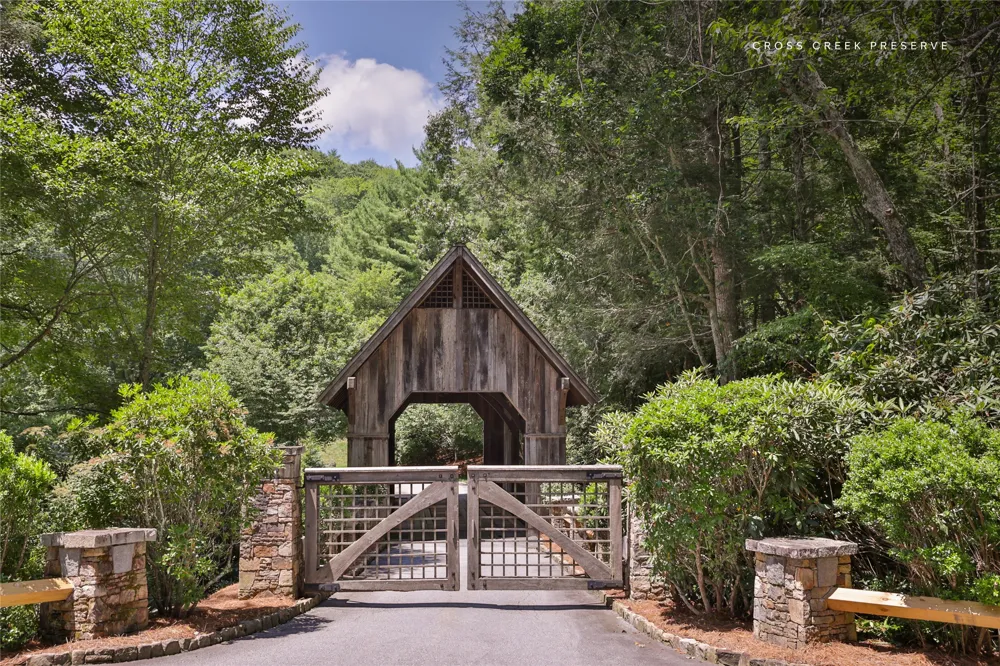 364 Cross Creek Trail Cullowhee, NC 28723