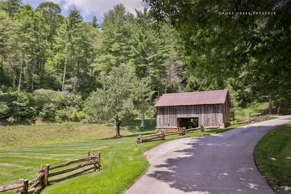 364 Cross Creek Trail Cullowhee, NC 28723