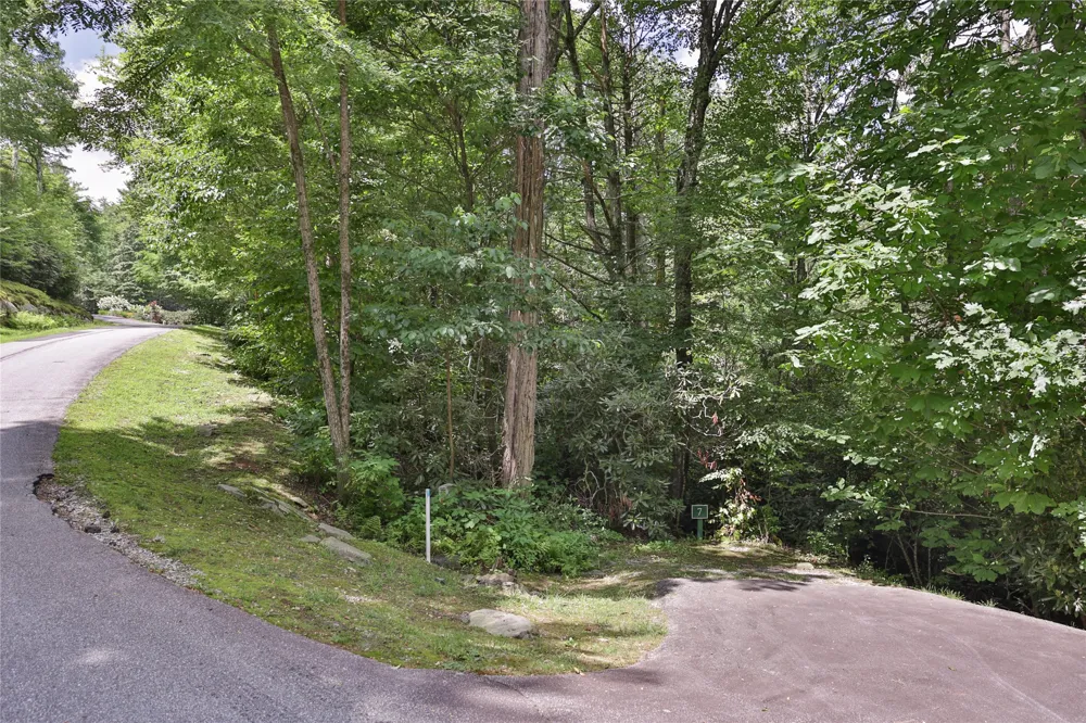 364 Cross Creek Trail Cullowhee, NC 28723