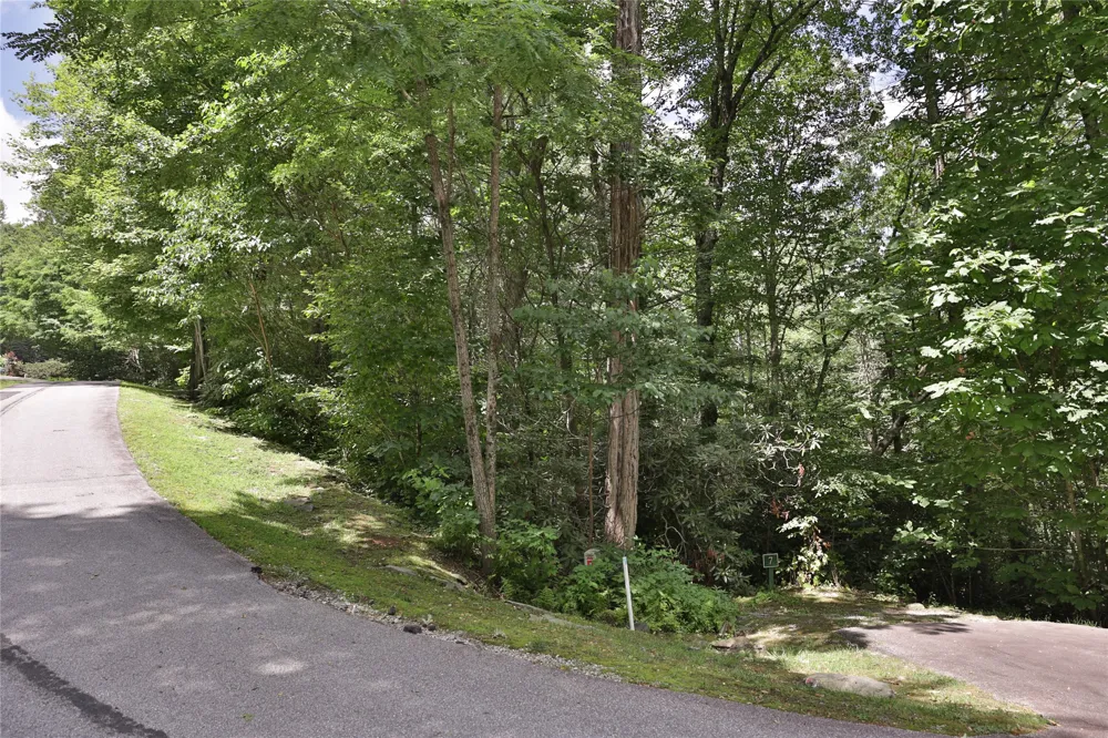 364 Cross Creek Trail Cullowhee, NC 28723