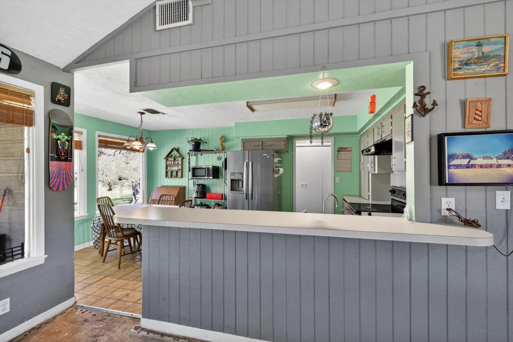 12 Creekwood Drive Schulenburg, TX 78956