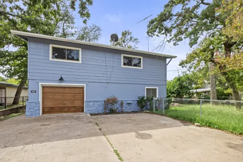 902 Sherwood Forest Drive