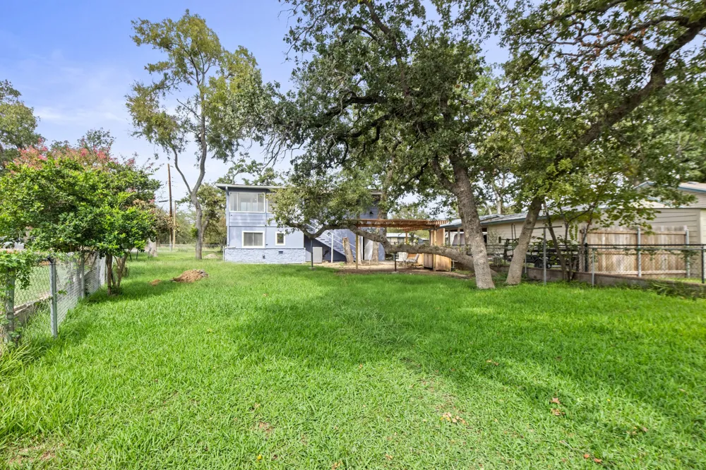 902 Sherwood Forest Drive Granite Shoals, TX 78654