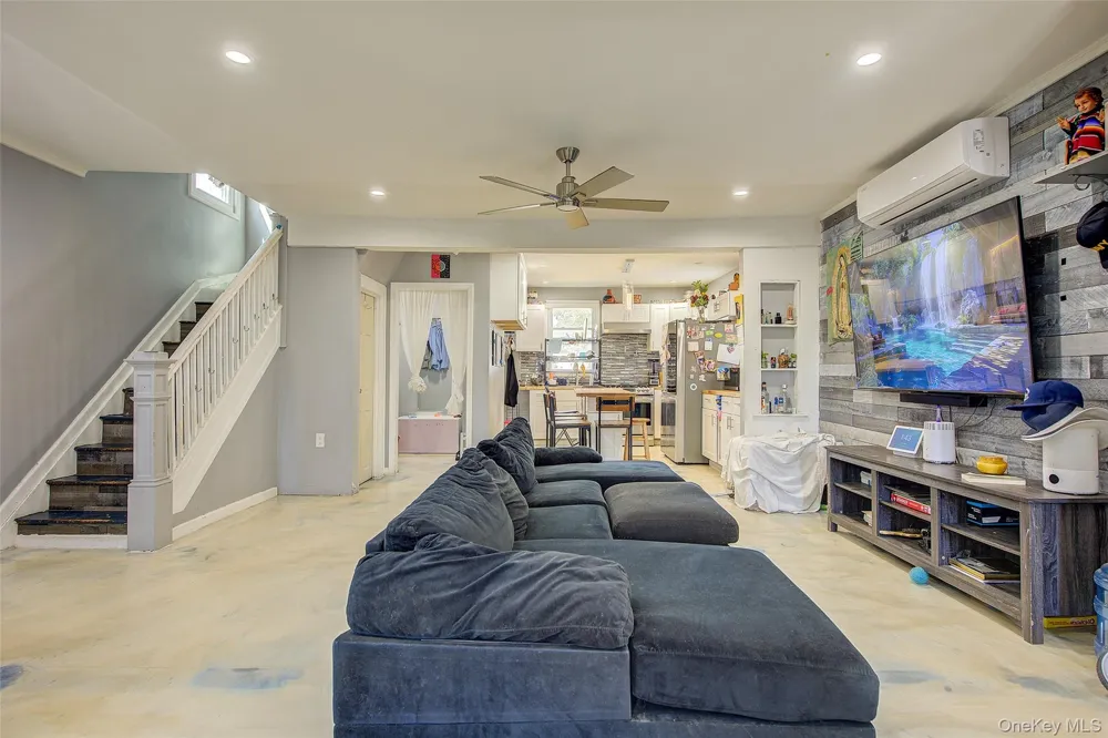 216-07 110th Avenue Queens Village, NY 11429