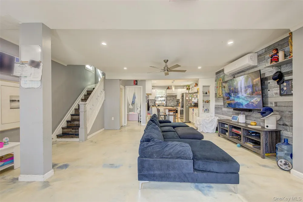 216-07 110th Avenue Queens Village, NY 11429