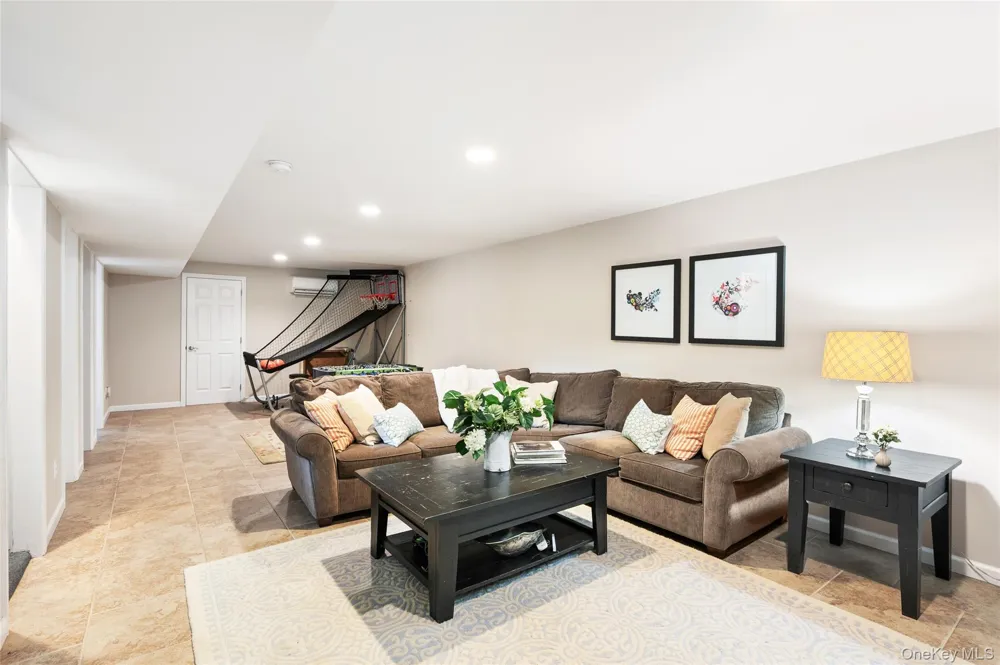 180 S Fairview Avenue Montauk, NY 11954