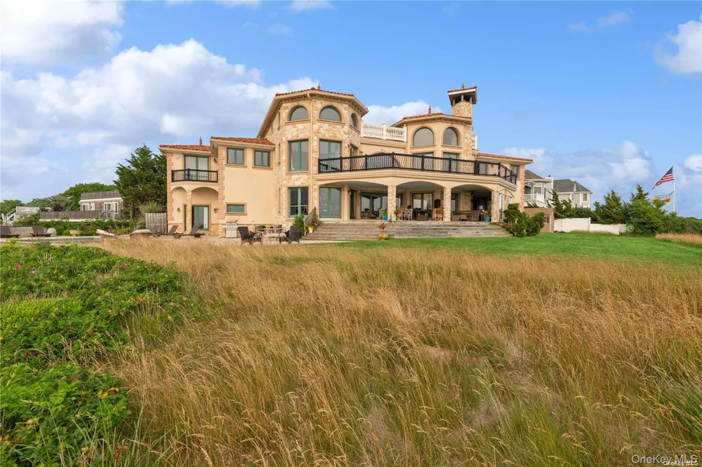 13 Seatuck Lane Remsenburg, NY 11960