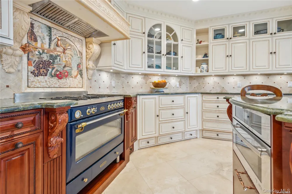 13 Seatuck Lane Remsenburg, NY 11960