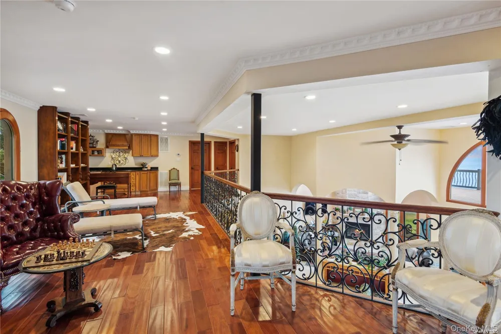 13 Seatuck Lane Remsenburg, NY 11960