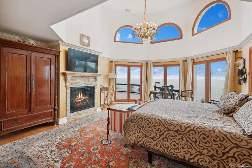 13 Seatuck Lane Remsenburg, NY 11960