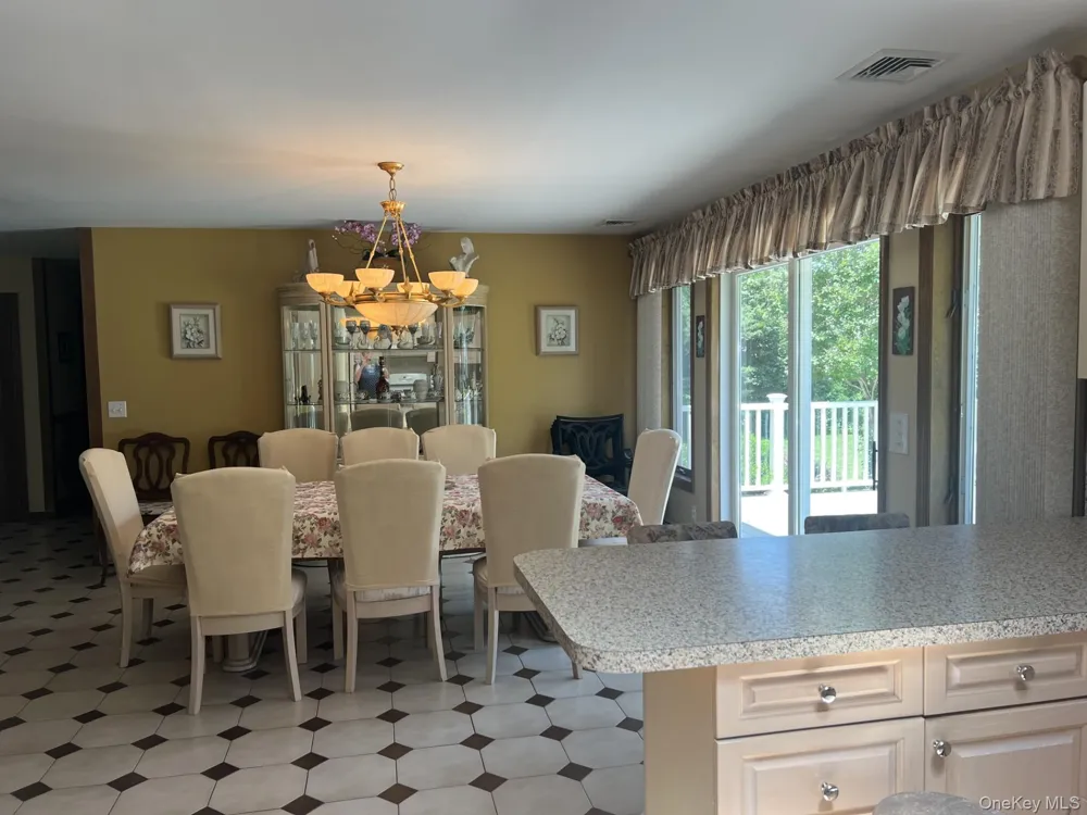 215 Leon Road Southold, NY 11971