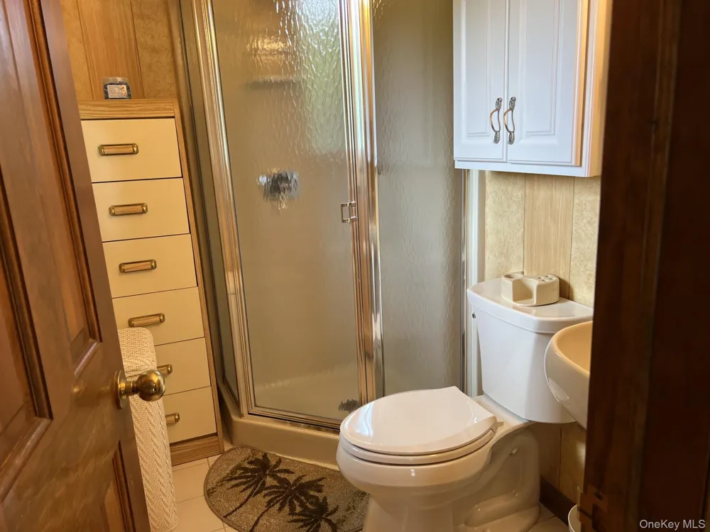 215 Leon Road Southold, NY 11971