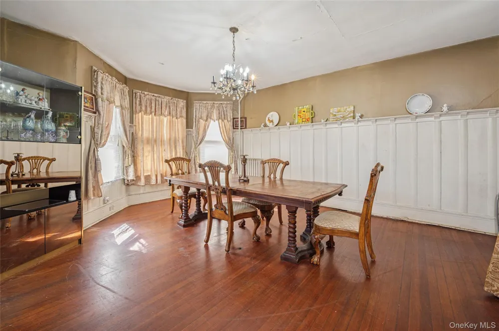 7 The Court New Rochelle, NY 10801