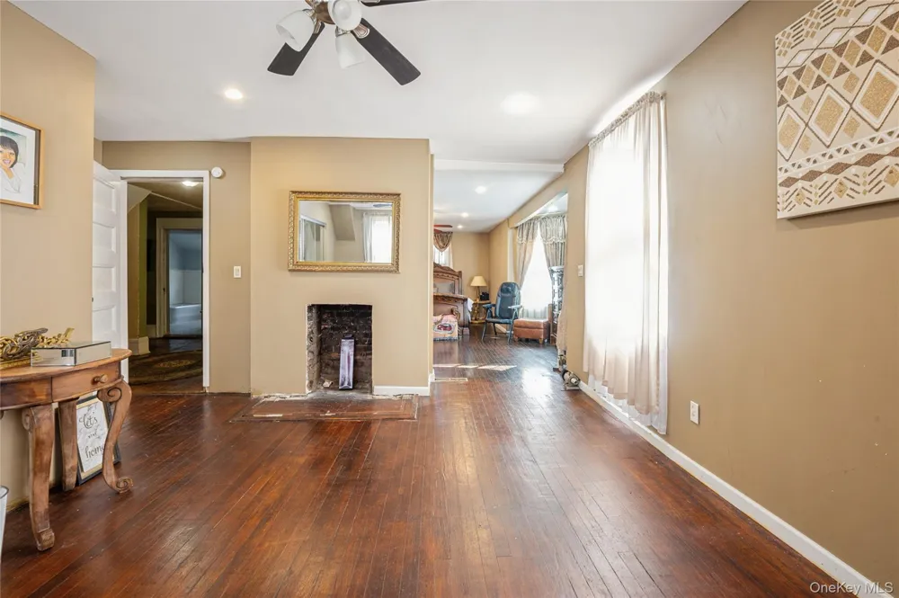 7 The Court New Rochelle, NY 10801
