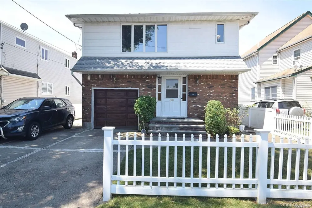 305 S 10th Street New Hyde Park, NY 11040