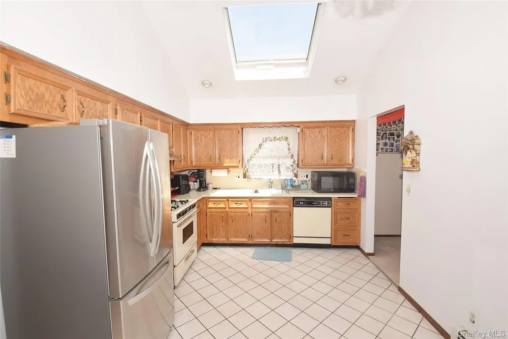 305 S 10th Street New Hyde Park, NY 11040