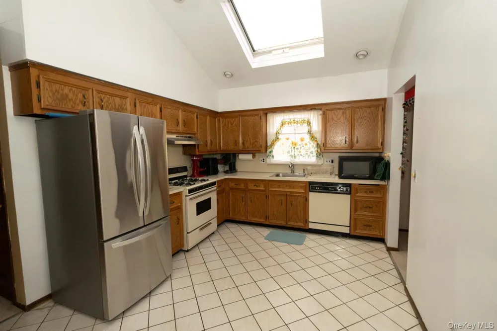 305 S 10th Street New Hyde Park, NY 11040