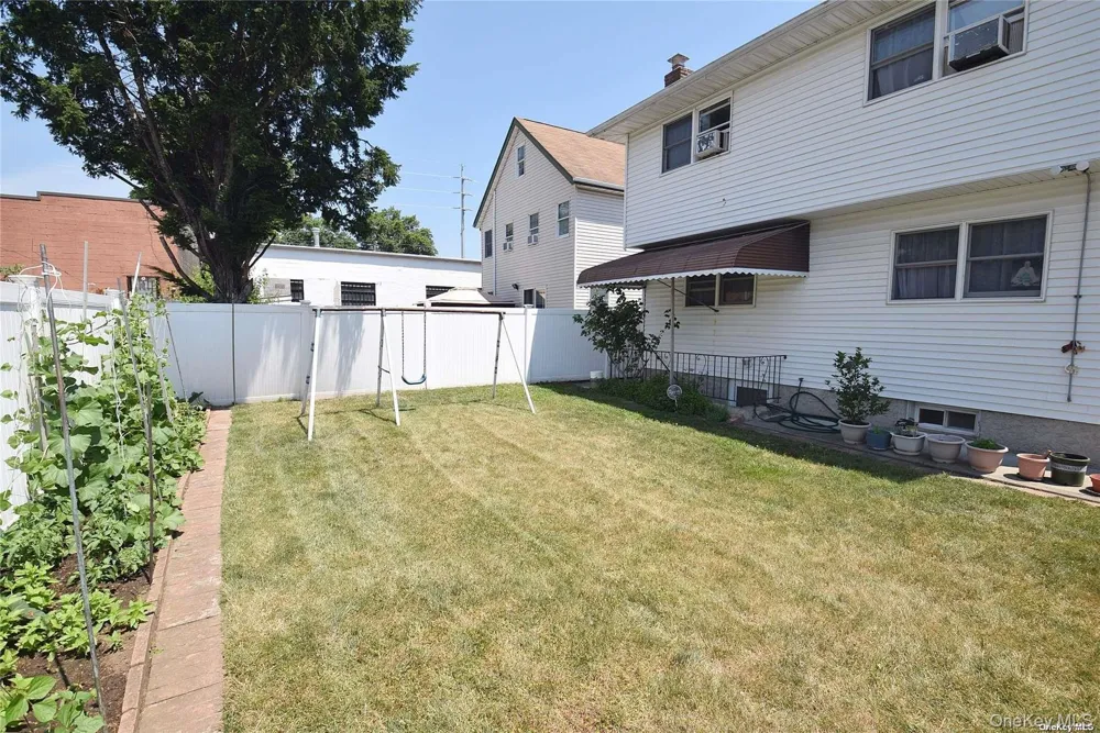 305 S 10th Street New Hyde Park, NY 11040