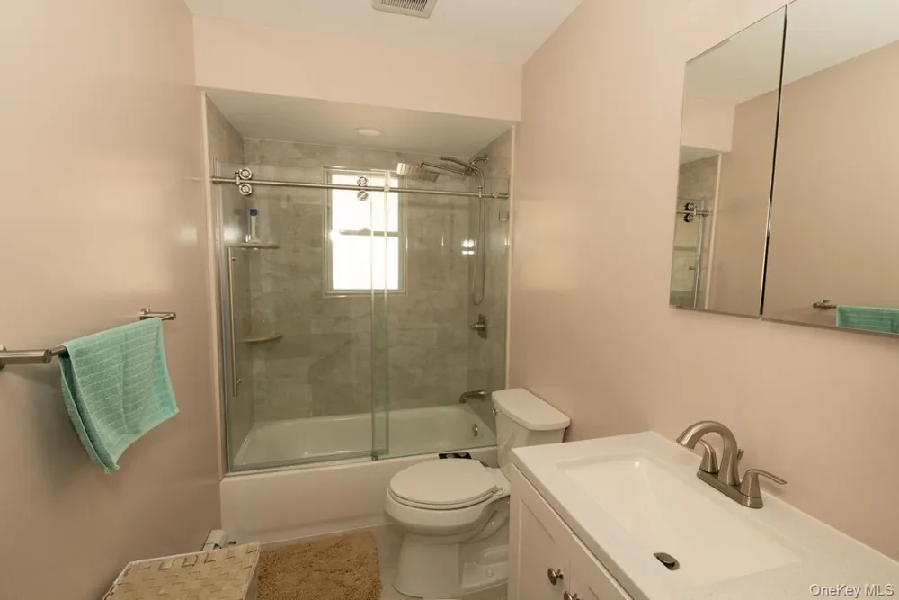 305 S 10th Street New Hyde Park, NY 11040