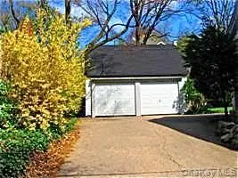 15 Maple Grove Street Great Neck, NY 11023