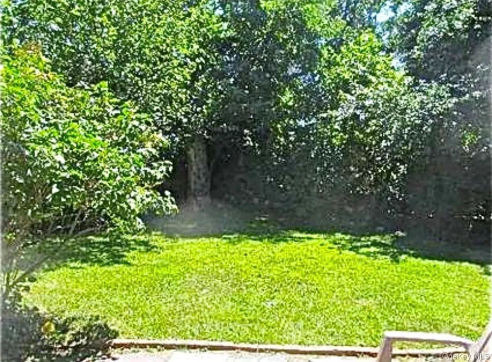 15 Maple Grove Street Great Neck, NY 11023