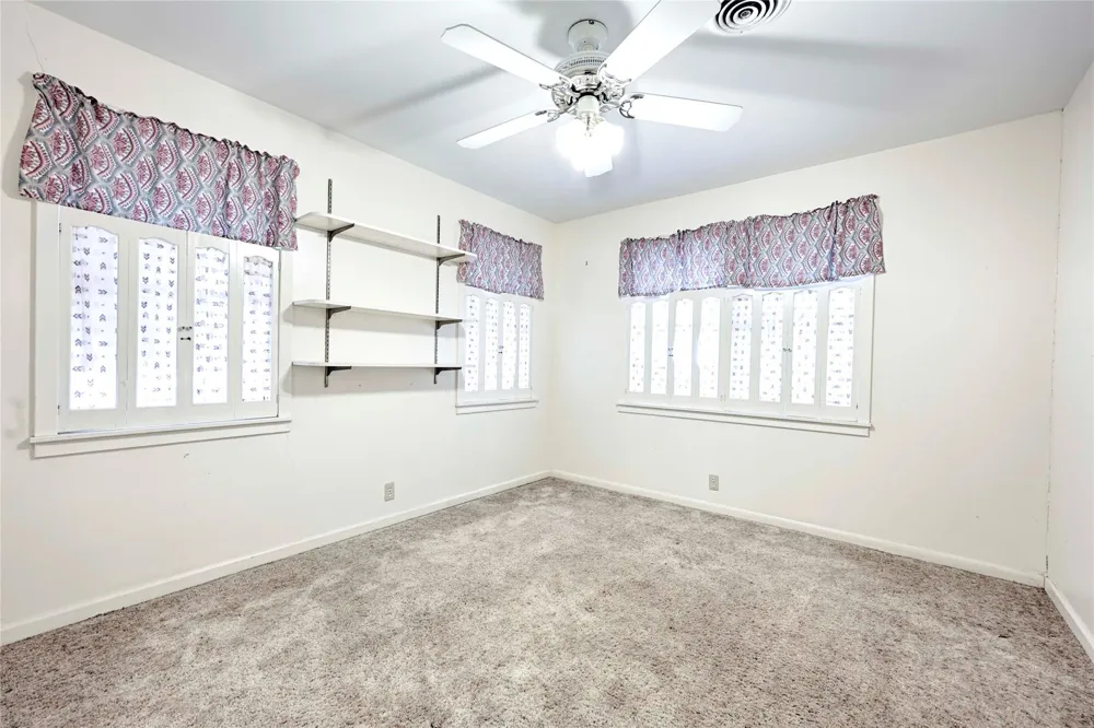 302 Baumgarten Street Schulenburg, TX 78956
