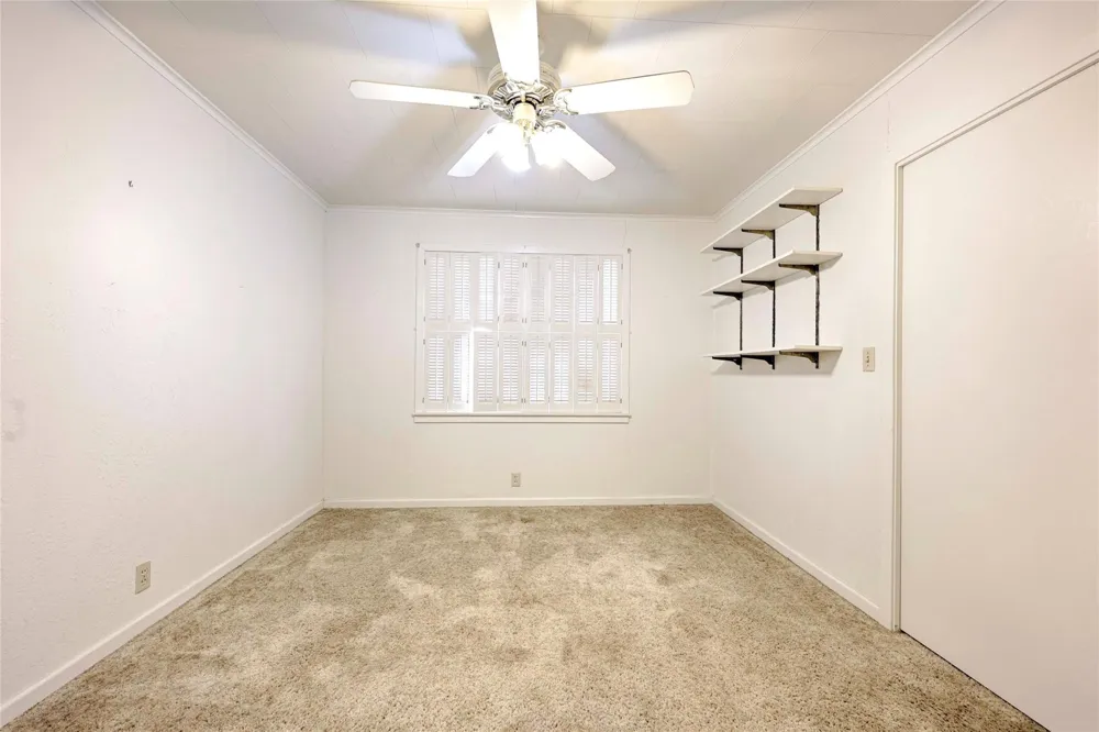 302 Baumgarten Street Schulenburg, TX 78956