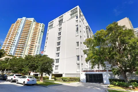 145 SE 25th Rd #502