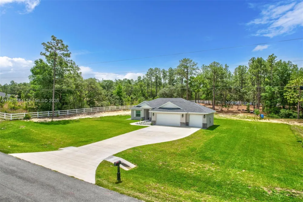 13822 SW 61 Pl Rd ocala, FL 34481