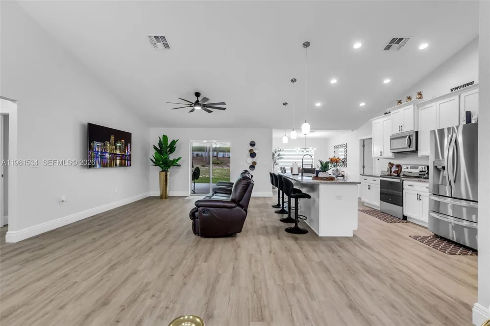 13822 SW 61 Pl Rd ocala, FL 34481