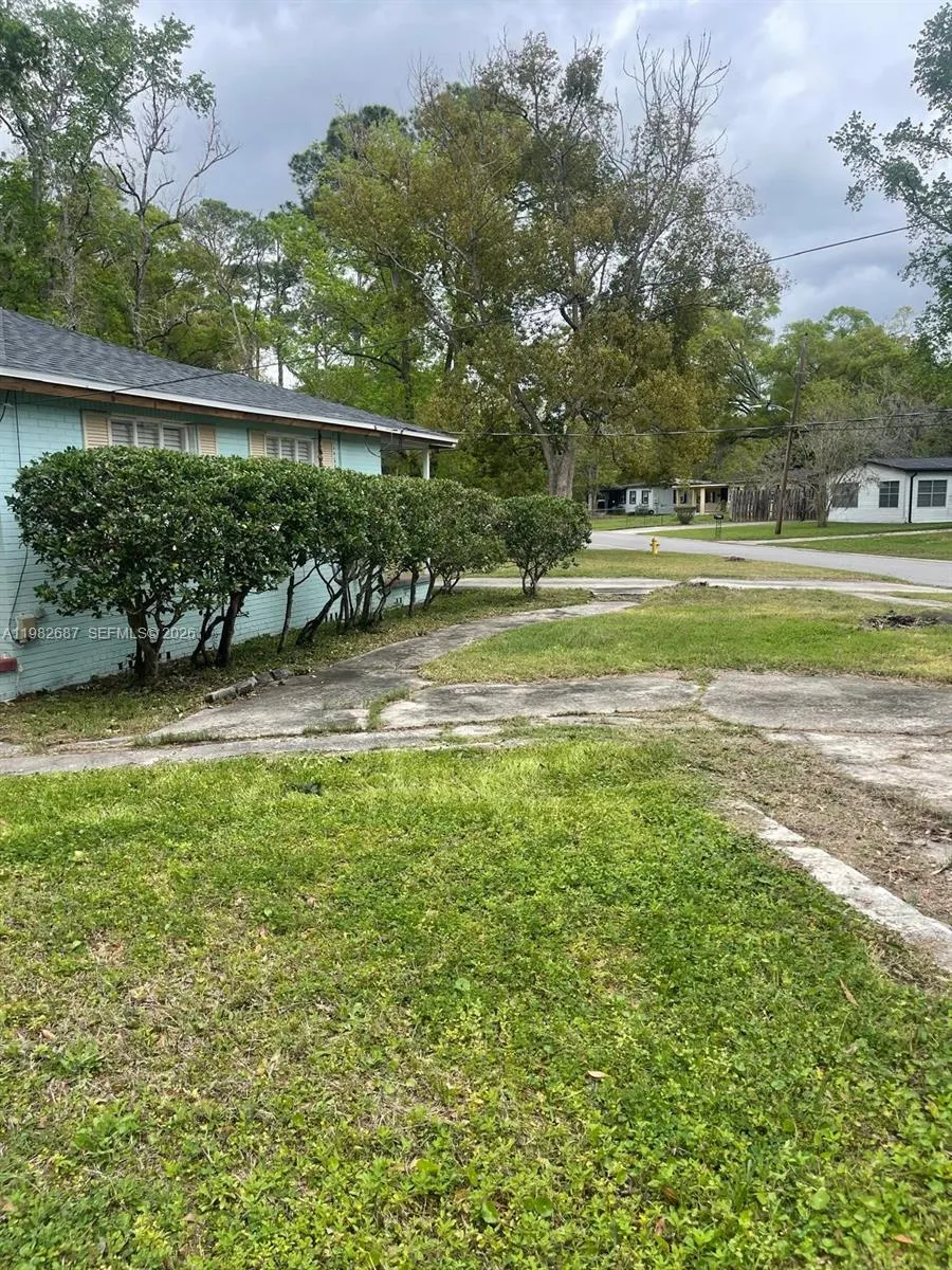 5204 REDRAC STREET Jacksonville, FL 32205