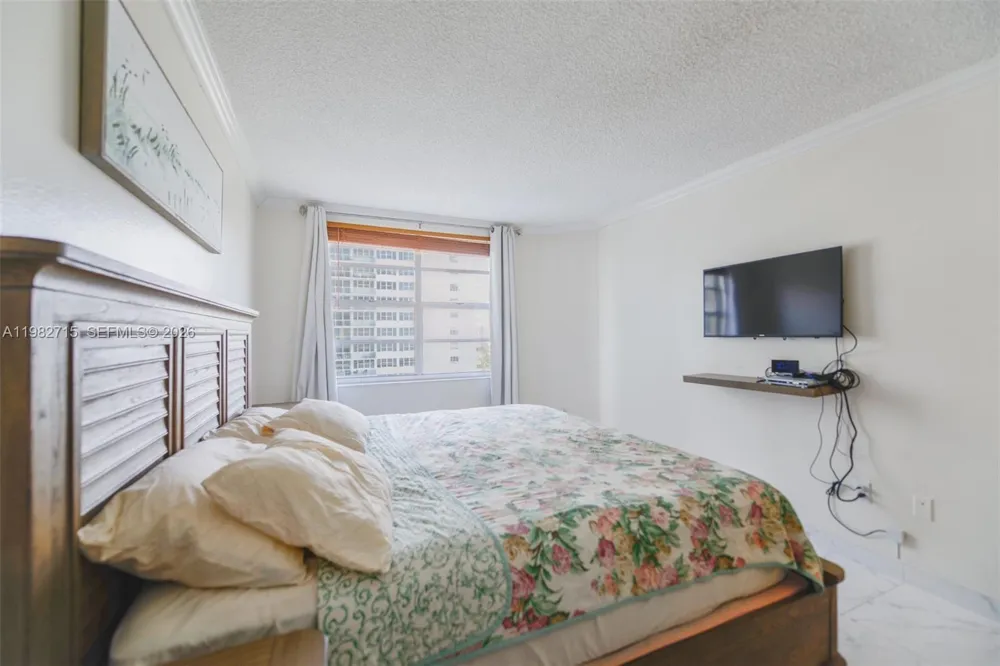 1980 S Ocean Dr #7A Hallandale Beach, FL 33009