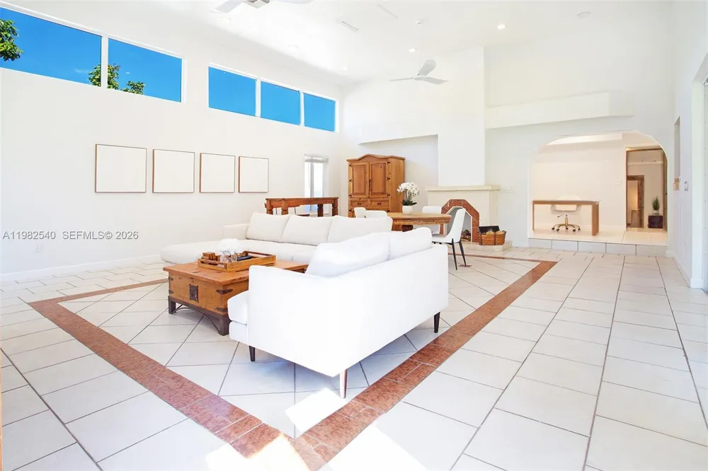 100 SW 26th Rd Miami, FL 33129