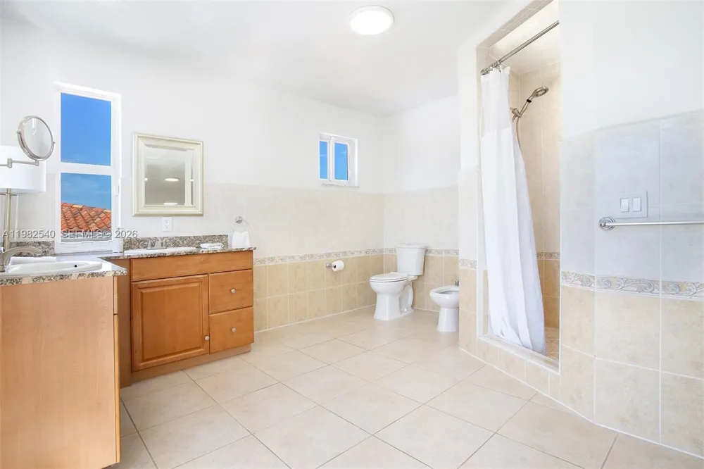 100 SW 26th Rd Miami, FL 33129