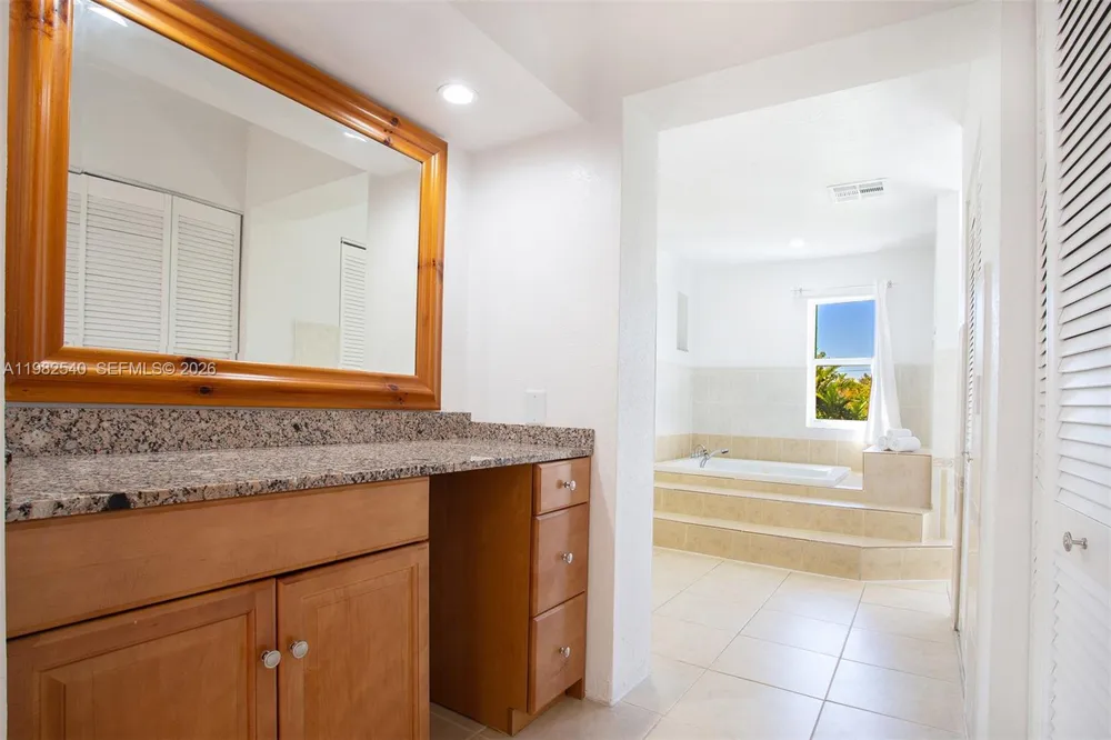100 SW 26th Rd Miami, FL 33129