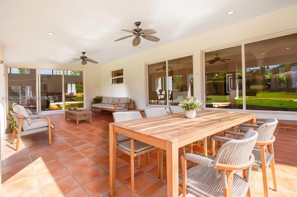 100 SW 26th Rd Miami, FL 33129