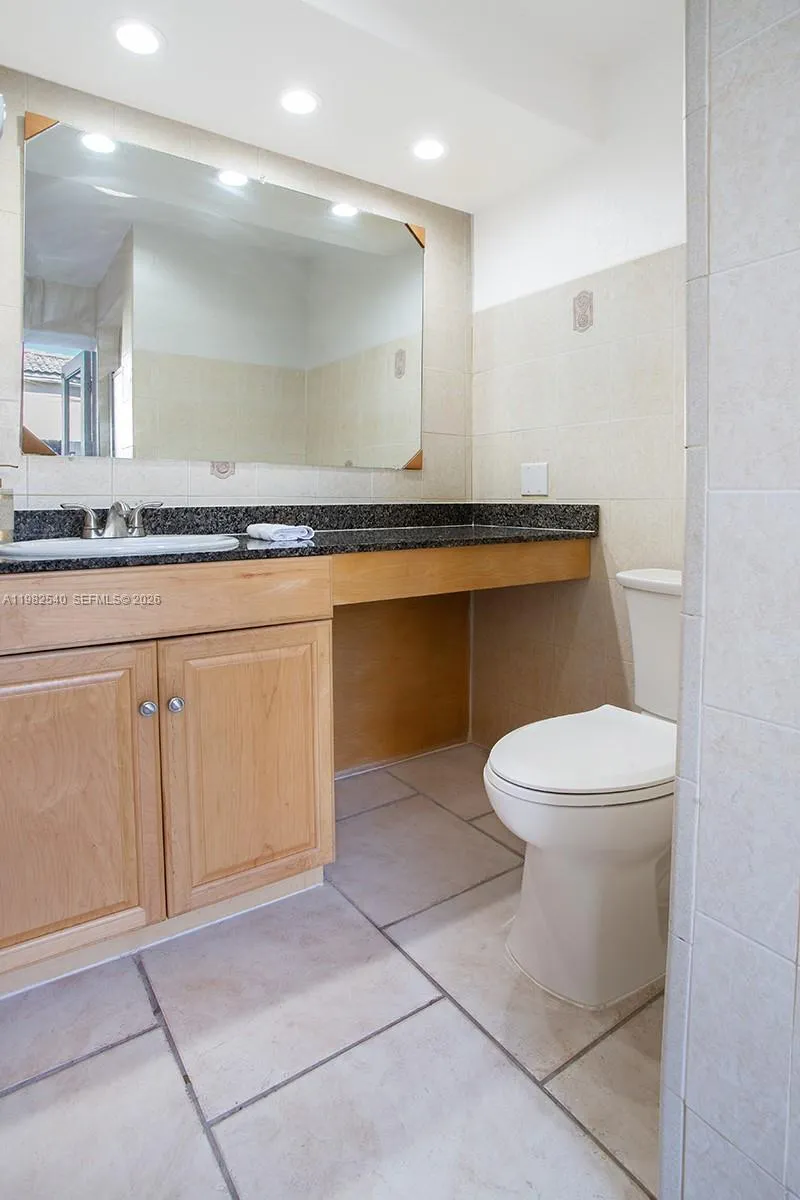 100 SW 26th Rd Miami, FL 33129