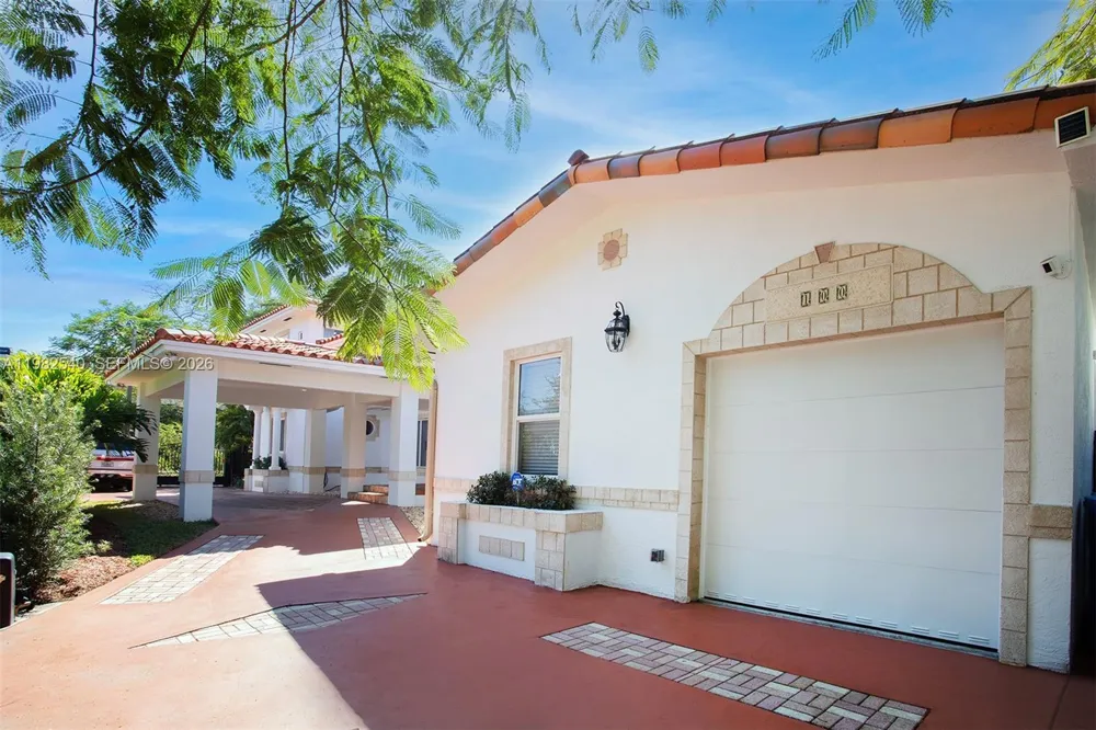 100 SW 26th Rd Miami, FL 33129