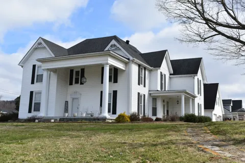 618 Main St