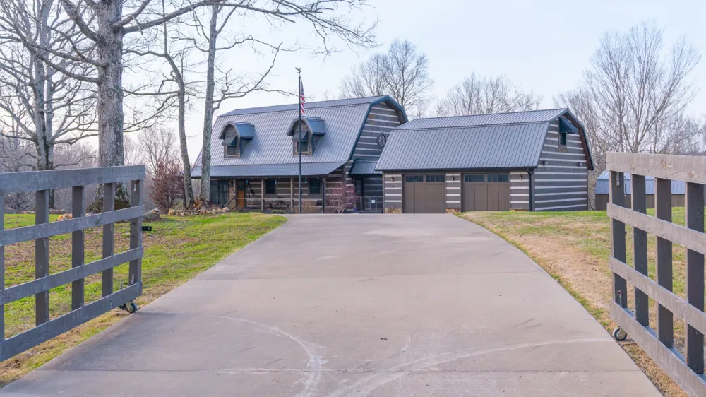 102 Highwater Rd Waverly, TN 37185