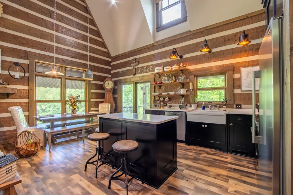 102 Highwater Rd Waverly, TN 37185