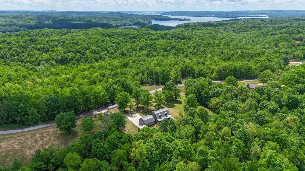 102 Highwater Rd Waverly, TN 37185