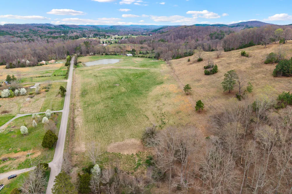9 Nopone Valley Road Decatur, TN 37322