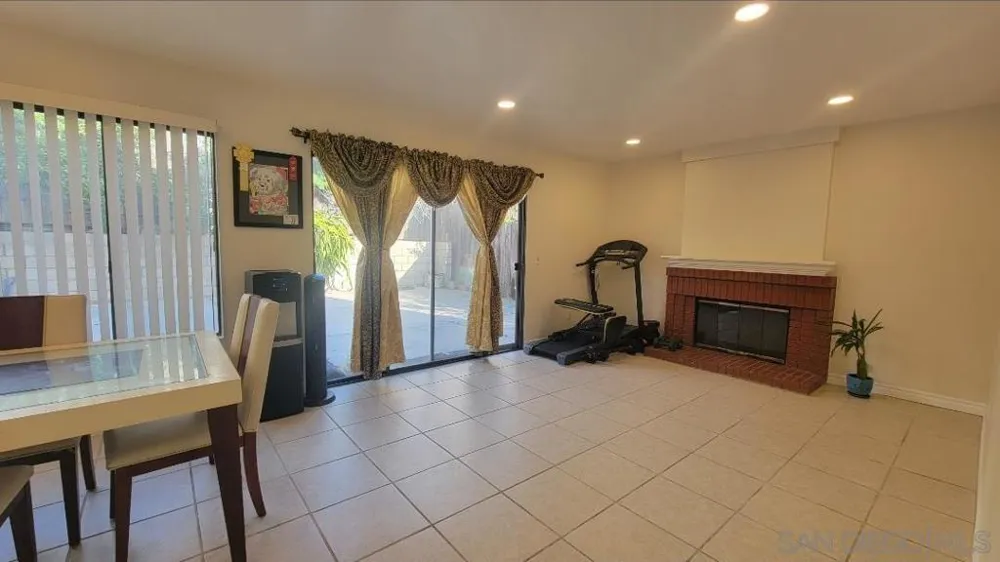2317 Sherwood Dr Lemon Grove, CA 91945