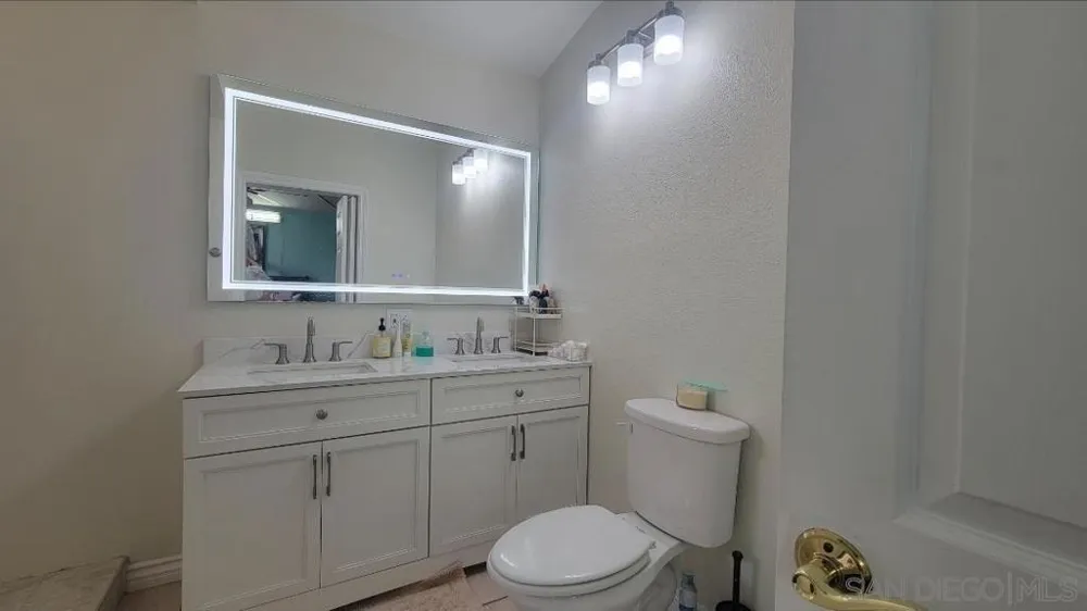 2317 Sherwood Dr Lemon Grove, CA 91945